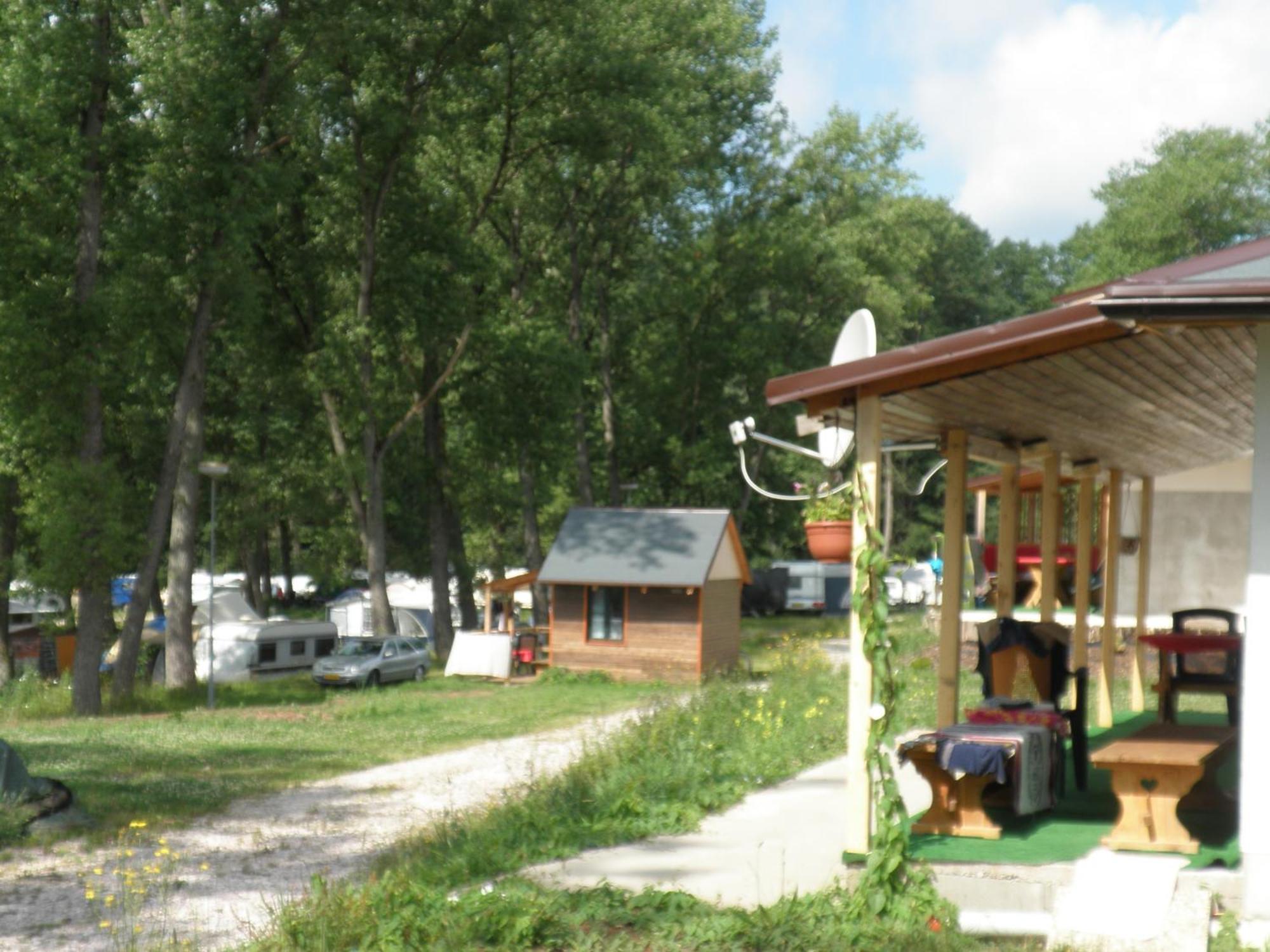 Family Bungalows & Camp Vrchlabí Δωμάτιο φωτογραφία